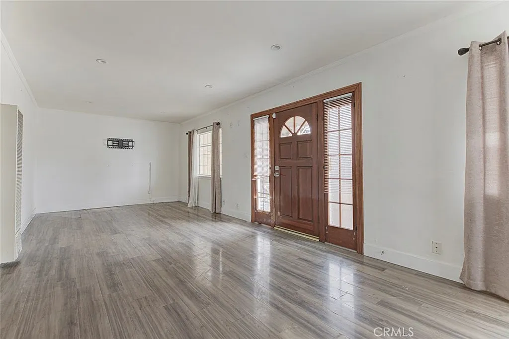 2 bed, 1000 sqft, $3,000 — Photo 3