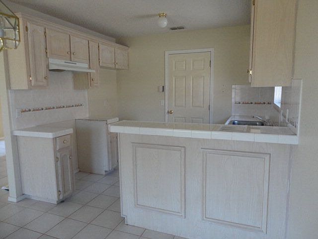 2nd image of 1908 Sage Dr
