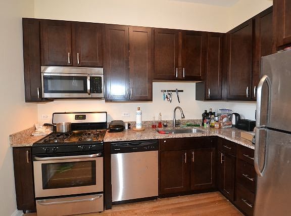 2nd image of 1756-58 W Montrose Ave #1