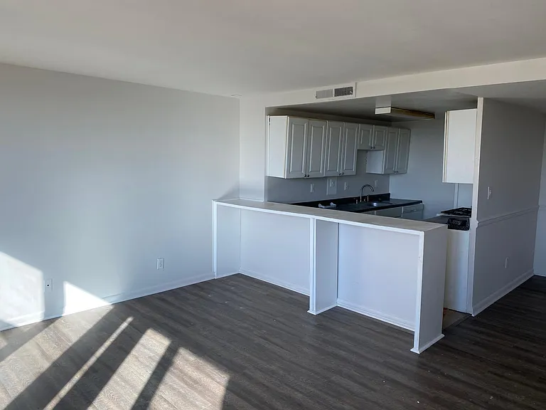 4600 Duke St #1401 — Photo 2