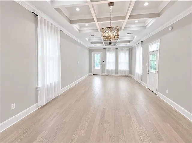 3 bed, 2.0 bath, 1765 sqft, $2,200 — Photo 3
