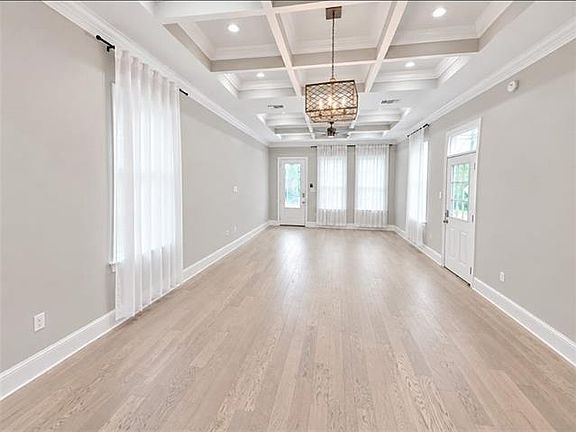 3rd image of 1904 Eagle St