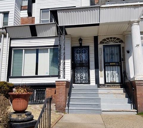 2nd image of 5935 Latona St