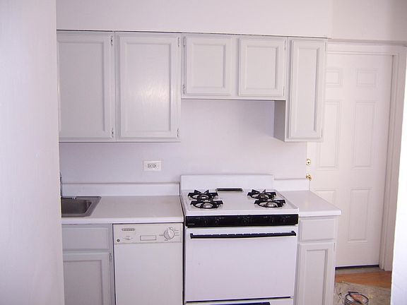 2nd image of 509 W Arlington Pl #3