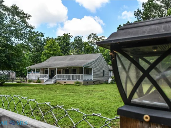 10002 Buckskin Trl, Gloucester, VA 23061
