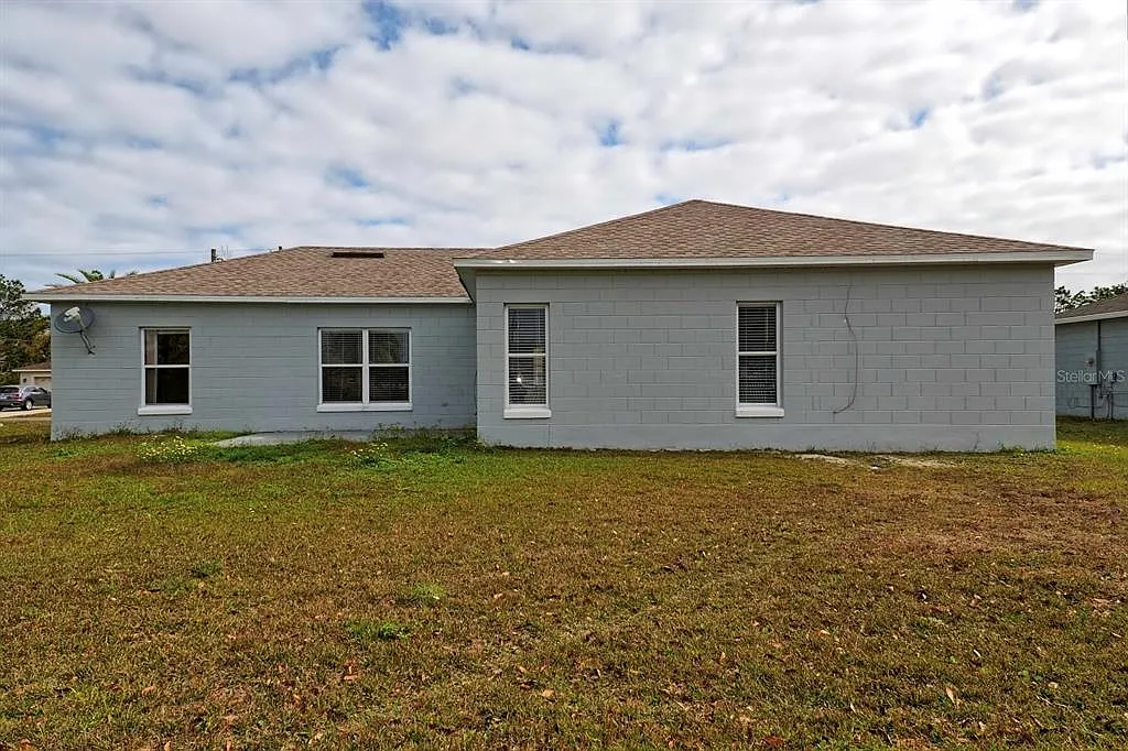 3 bed, 2.0 bath, 1609 sqft, $1,695 — Photo 4