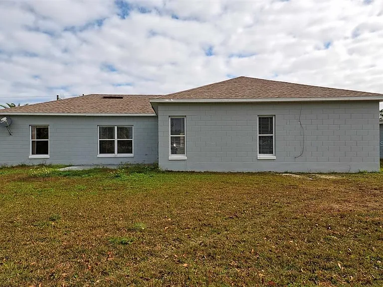 752 Paris Dr — Photo 4
