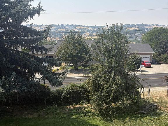 2nd image of 3314 Meadowlark Dr