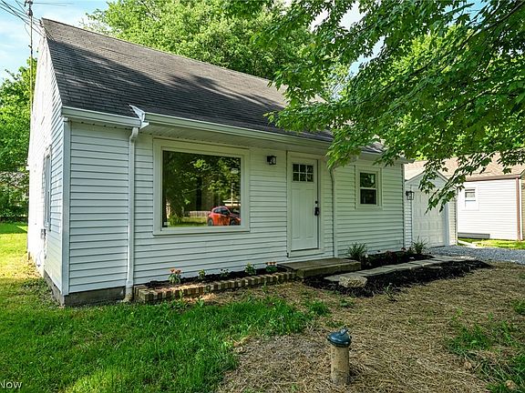 5th image of 2468 Hillstock Ave