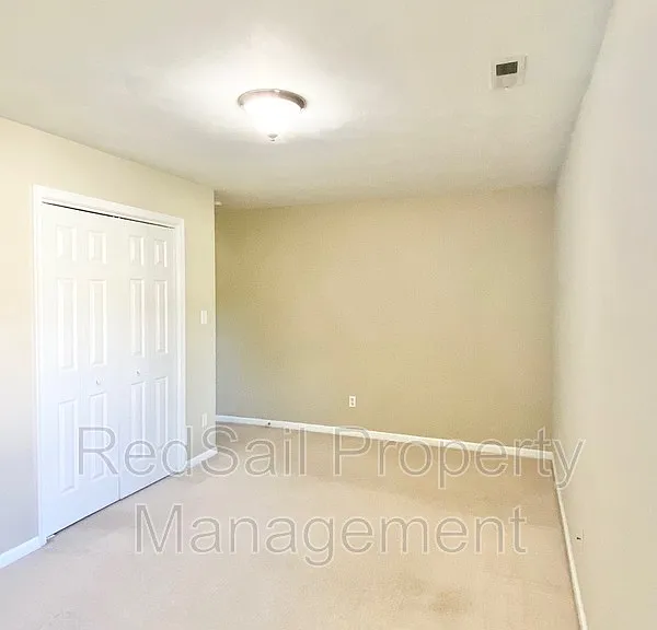 145 Bridle Ln — Photo 17
