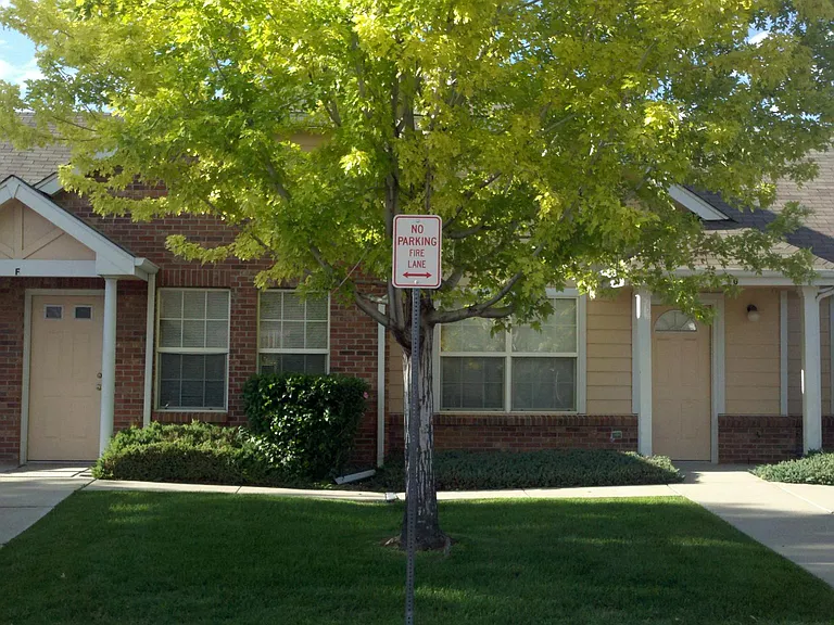 1758 Eagle St #F — Photo 3