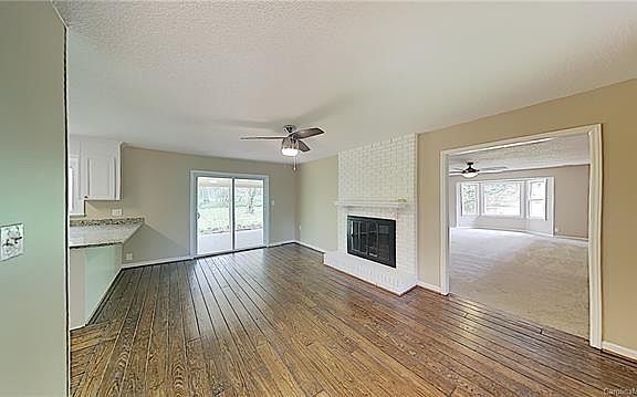 5th image of 300 Brookmeade Dr