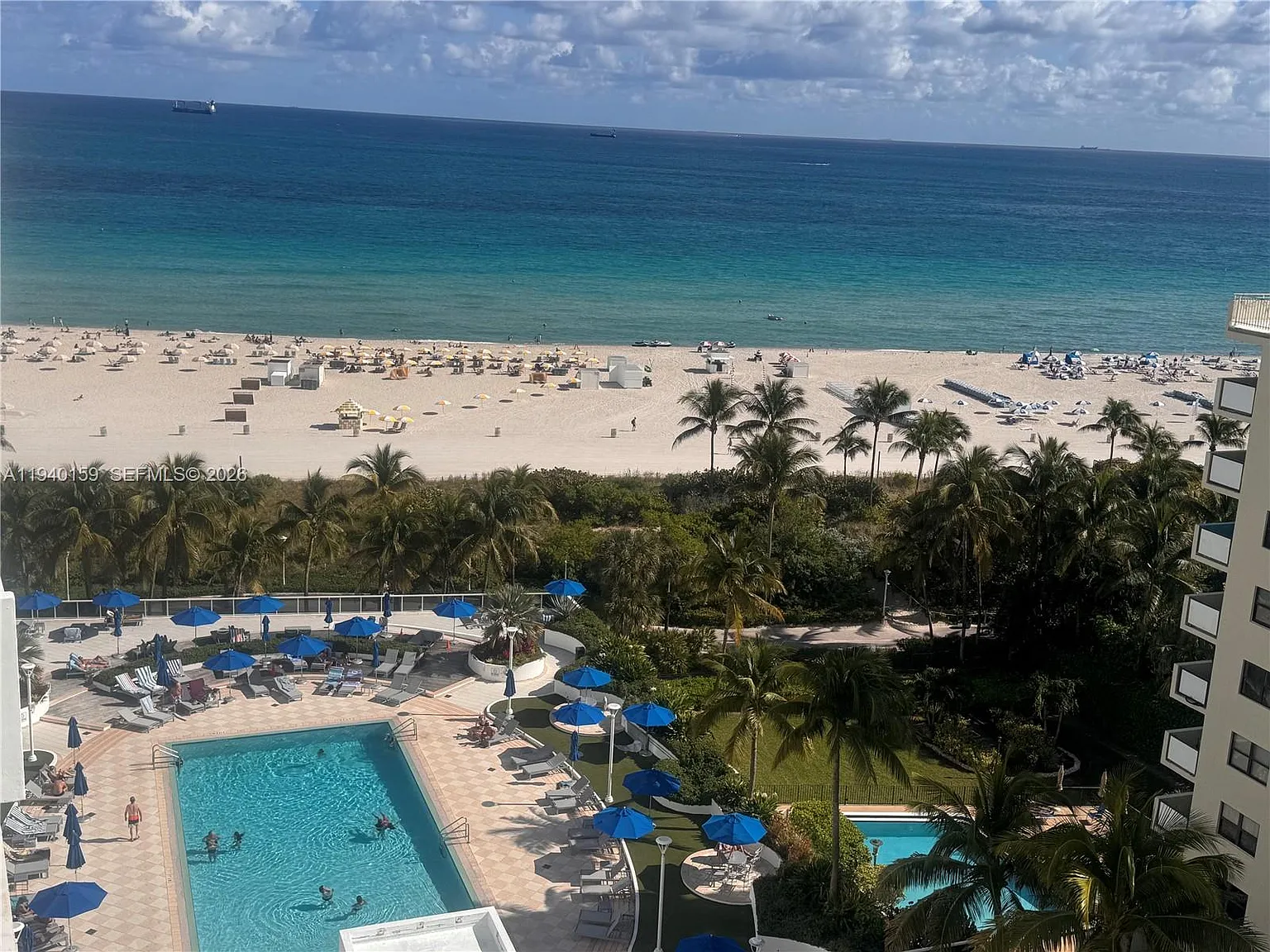 The Decoplage Condo — Photo 2