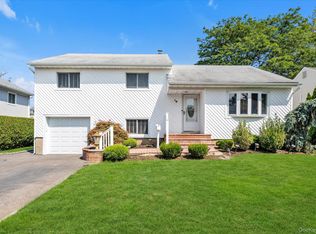 19 Lincrest St, Syosset, NY 11791