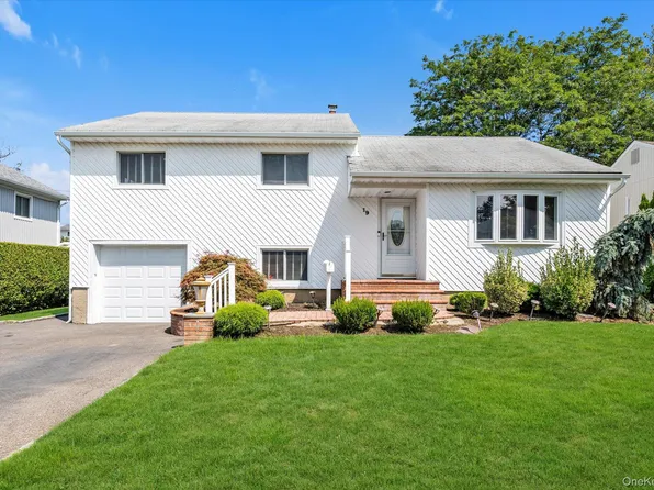 19 Lincrest Street, Syosset, NY 11791