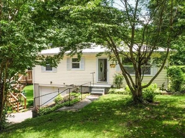 1104 Barton St, Johnson City, TN 37604