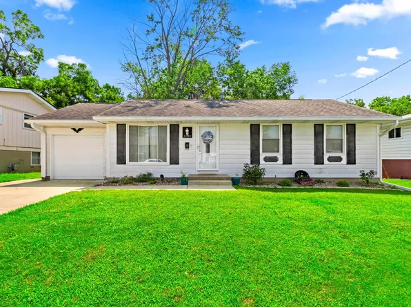2208 W Kensington Dr, Peoria, IL 61614