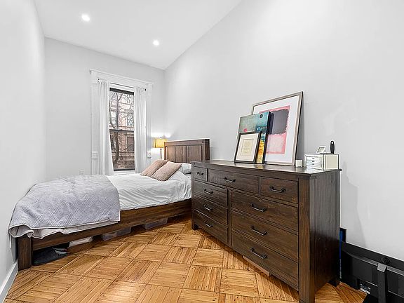 2nd image of 43 W 76th St APT 2A