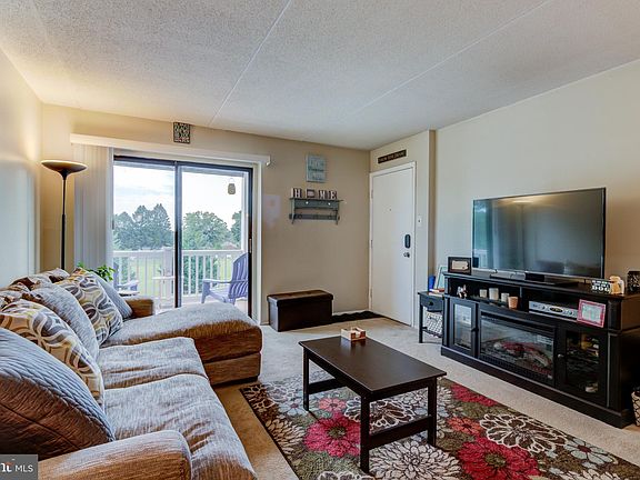 3rd image of 6212 Hilltop Dr #22
