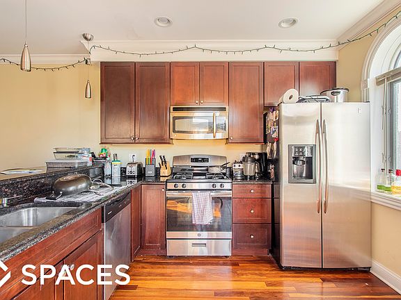 2nd image of 3343 N Southport Ave #301