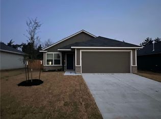2121 Heritage Meadow Ln, Bryan, TX 77803