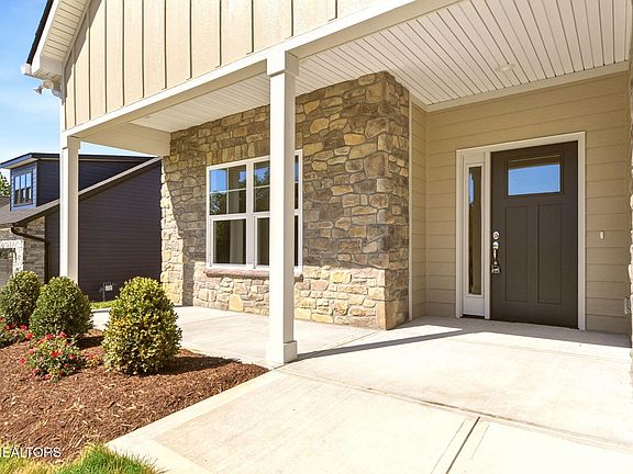 2nd image of 806 Greenhead Ln