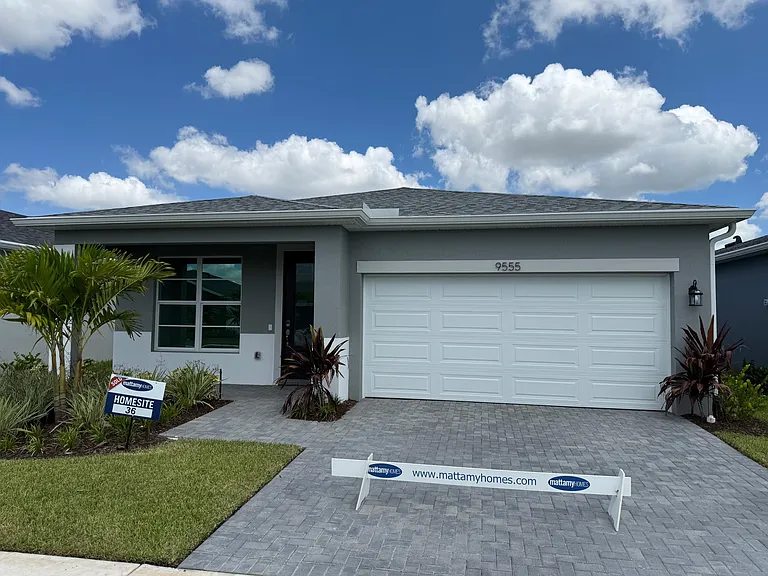 9555 SW Indra Way — Photo 2