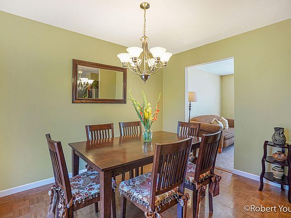 5th image of 2025 Fawnwood Dr SE