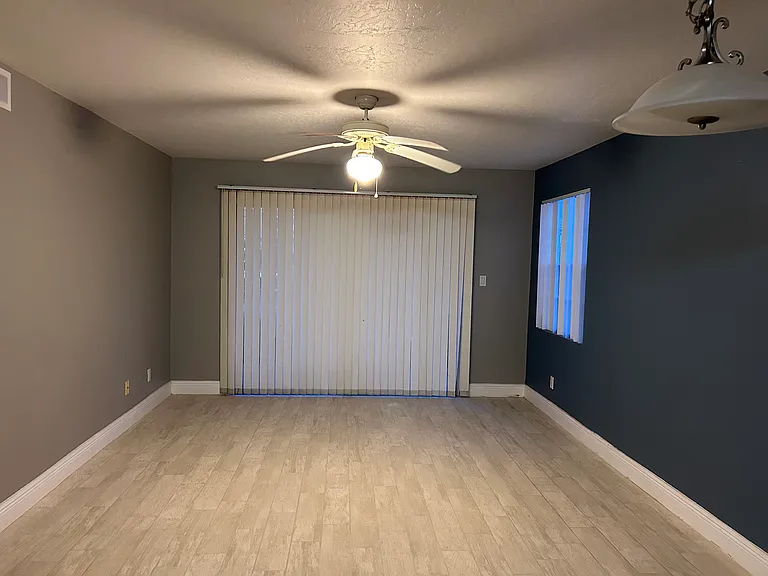 1850 Charlesmont Dr #113 — Photo 3