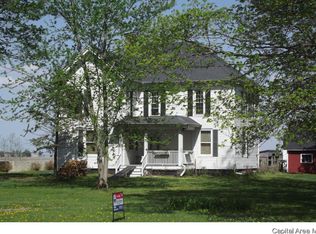 10254 Davis St, Tallula, IL 62688