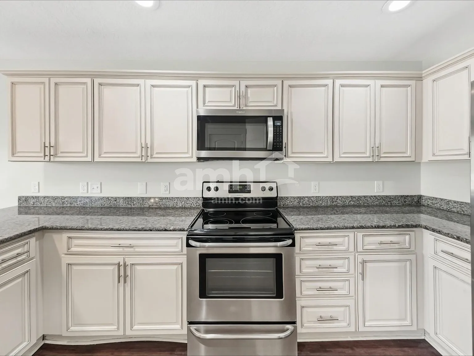 4 bed, 3.5 bath, 2405 sqft, $2,625 — Photo 3