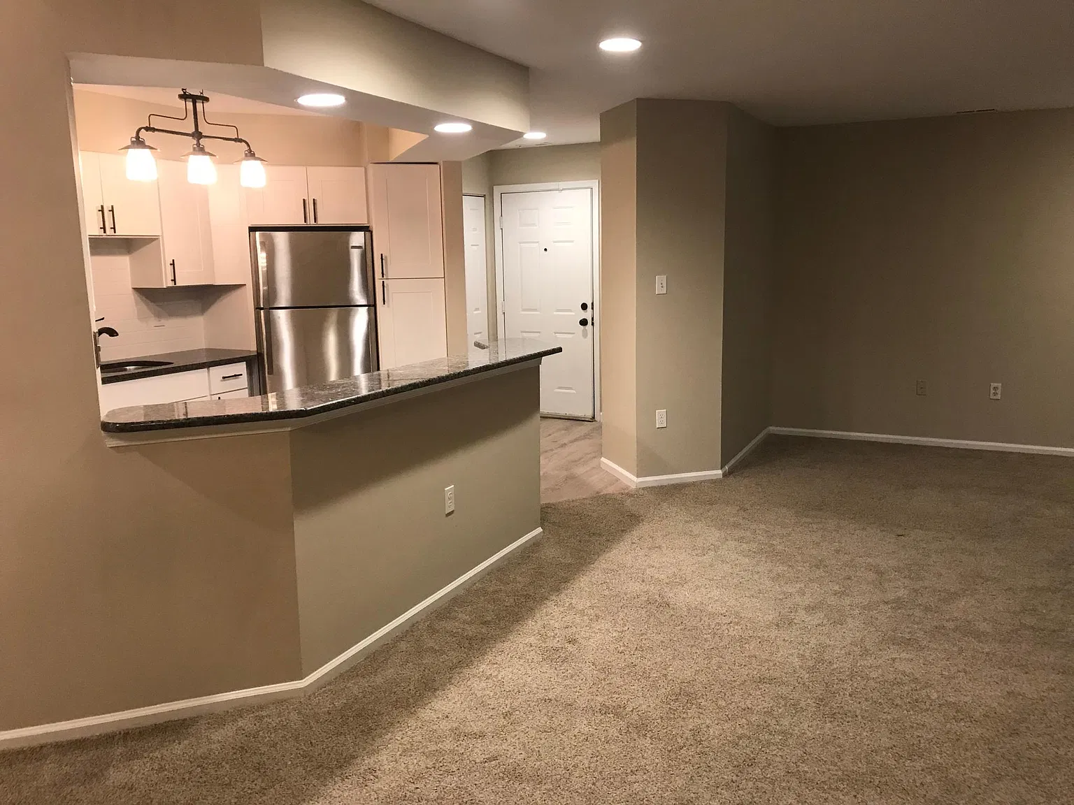 2 bed, 1299 sqft, $2,250 — Photo 2