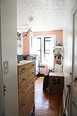 5th image of 618 Willoughby Ave APT 3