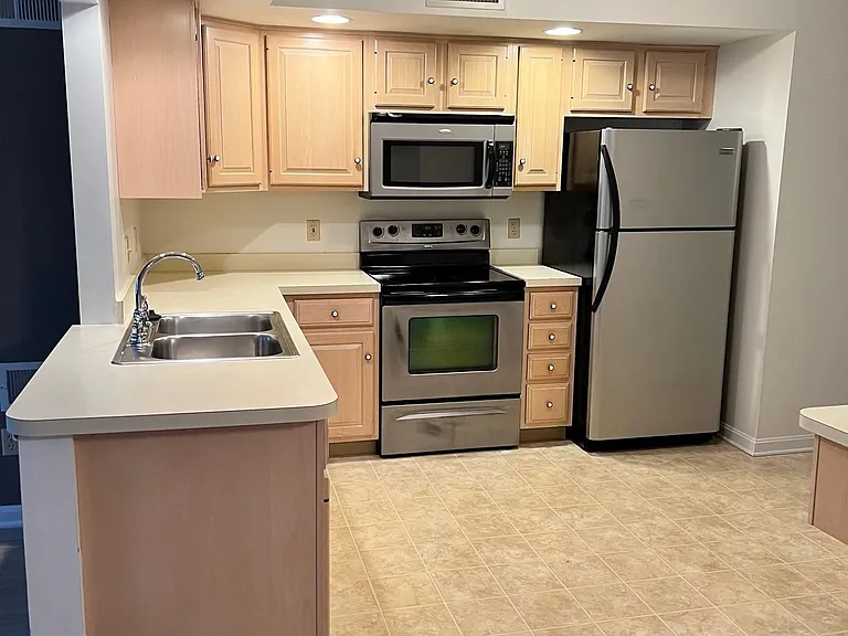 818 Berne Ct — Photo 4