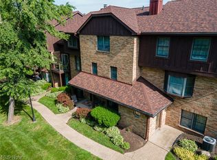 16 Acorn Ln, Coshocton, OH 43812