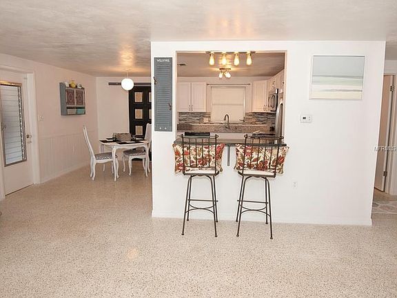 4th image of 1409 Yale Dr