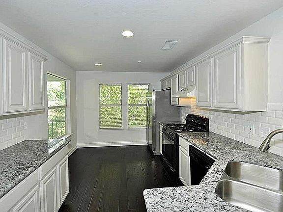 2nd image of 69 S Spiral Vine Cir
