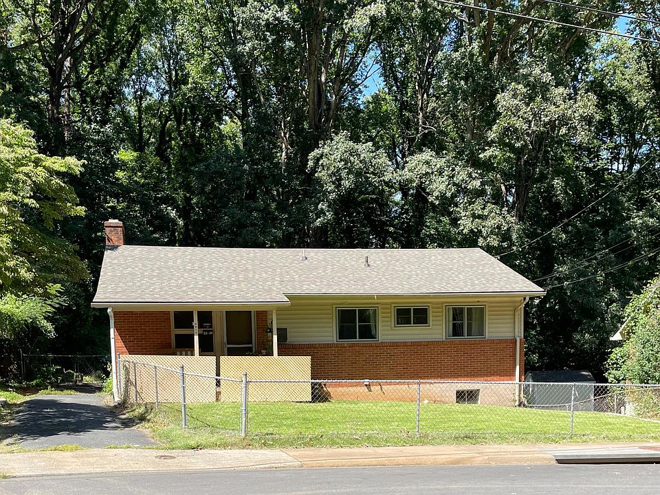Landscaping has begun (all invasives and creepers and shrubs that were too close to the foundation have been removed). The privacy screen will go around the porch of the upstairs tenant. The 1 bedroom entrance is on the right hand side of the house.