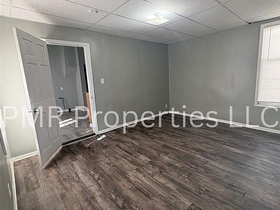 4th image of 916 S 16th St