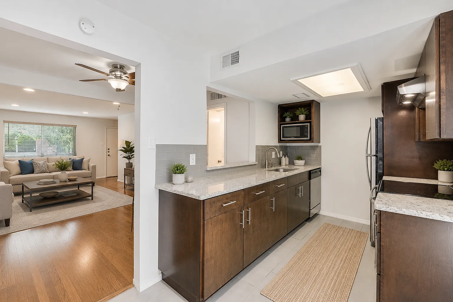 2 bed, 2.5 bath, 1000 sqft, $1,700 — Photo 3