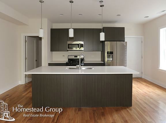 2nd image of 3114 N Southport Ave #2FRONT