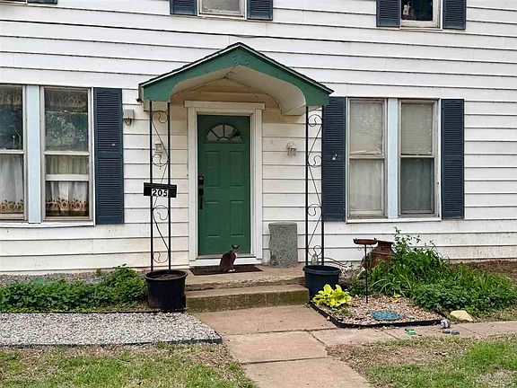 2nd image of 205 E Aspen Ave