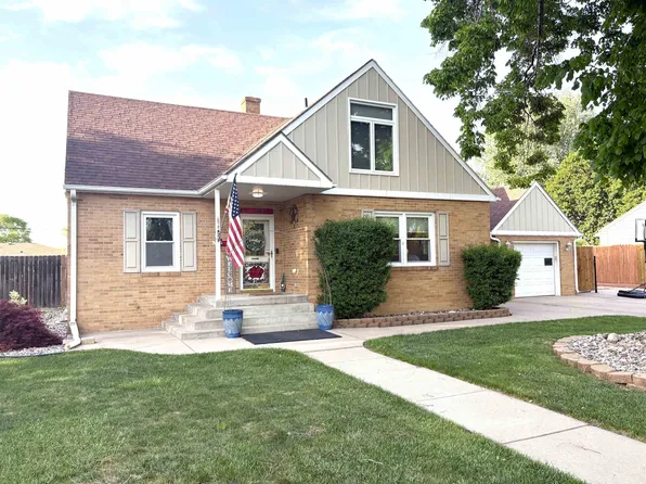 602 E 18th St, Yankton, SD 57078