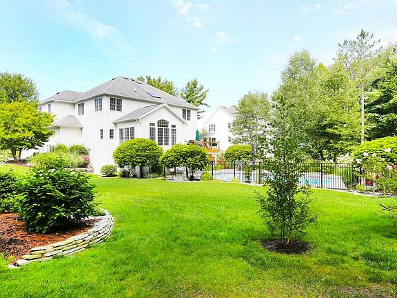 2nd image of 5 Hampton Ct