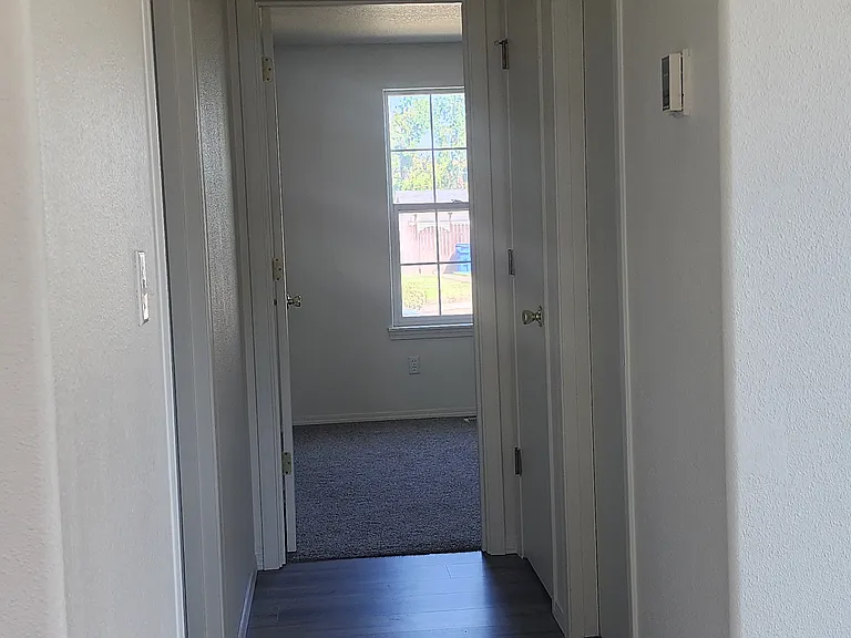 1667 Wendy St NE — Photo 9