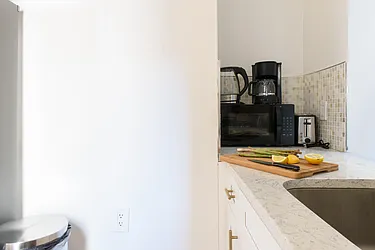 Rented by ER (DO NOT USE)