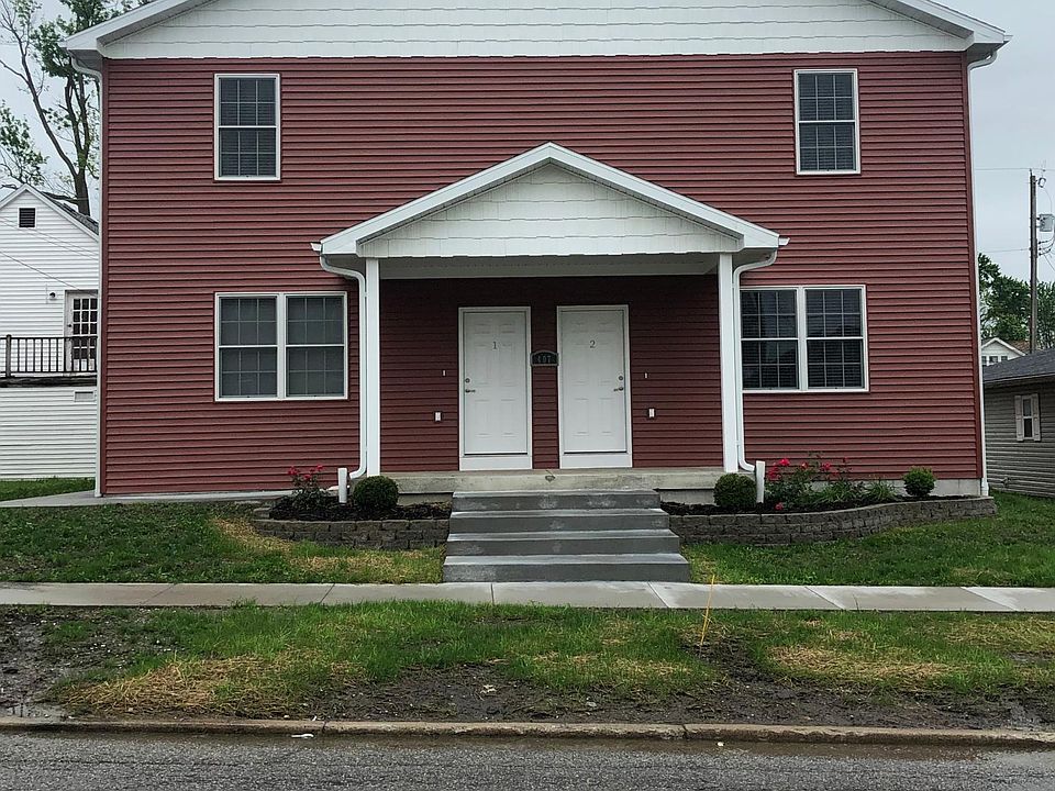 1st image of 407 S Main St