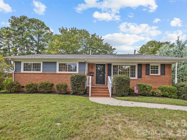 7400 Thorncliff Dr, Charlotte, NC 28210