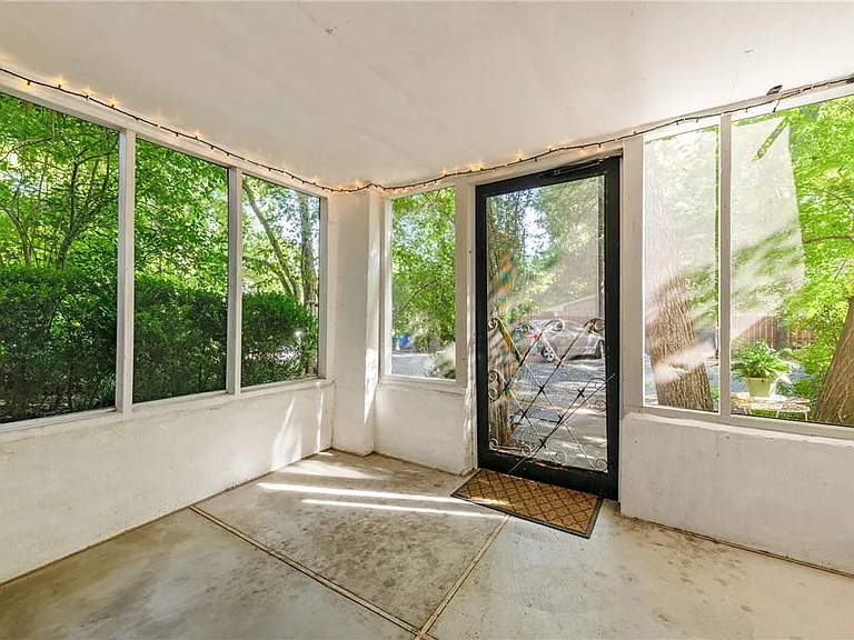 1501 W 9th St #D — Photo 31