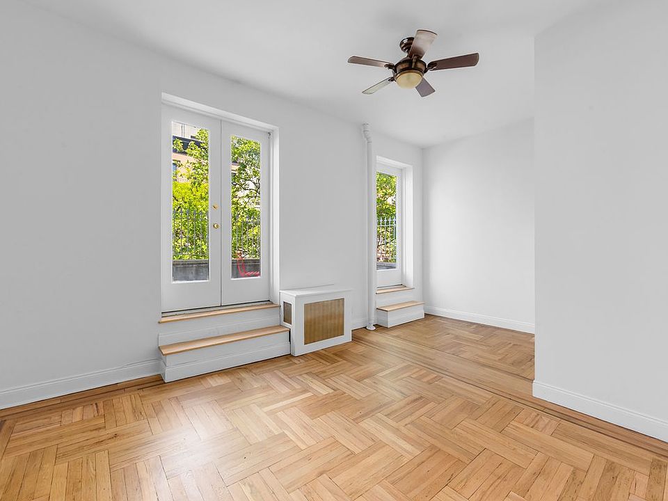 1st image of 42 Saint Marks Pl APT 2